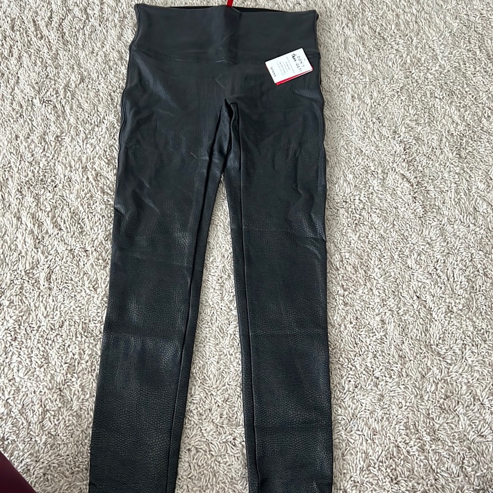 Spanx leggings. New with tags !